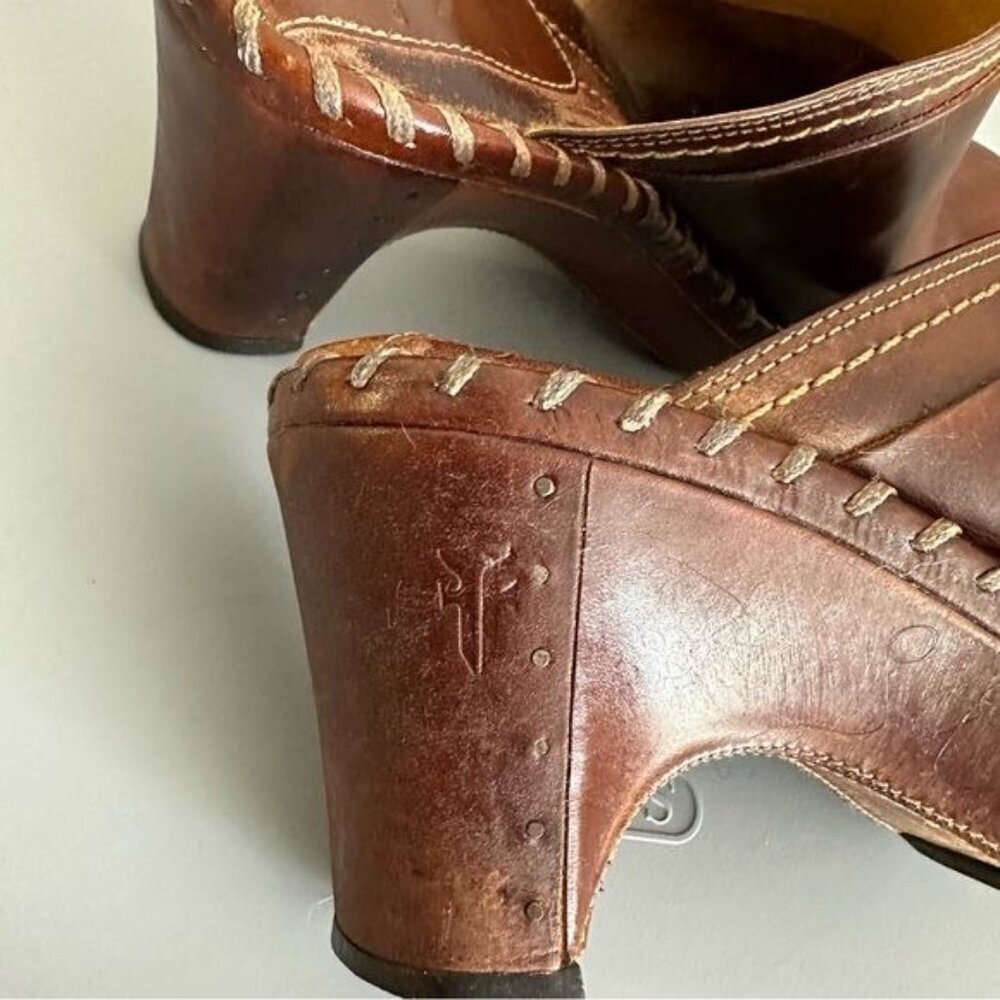 FRYE Women's Charlotte Logo Ring Tan Cognac Leather Clog/Mule Sz 6 - Picture 7 of 12